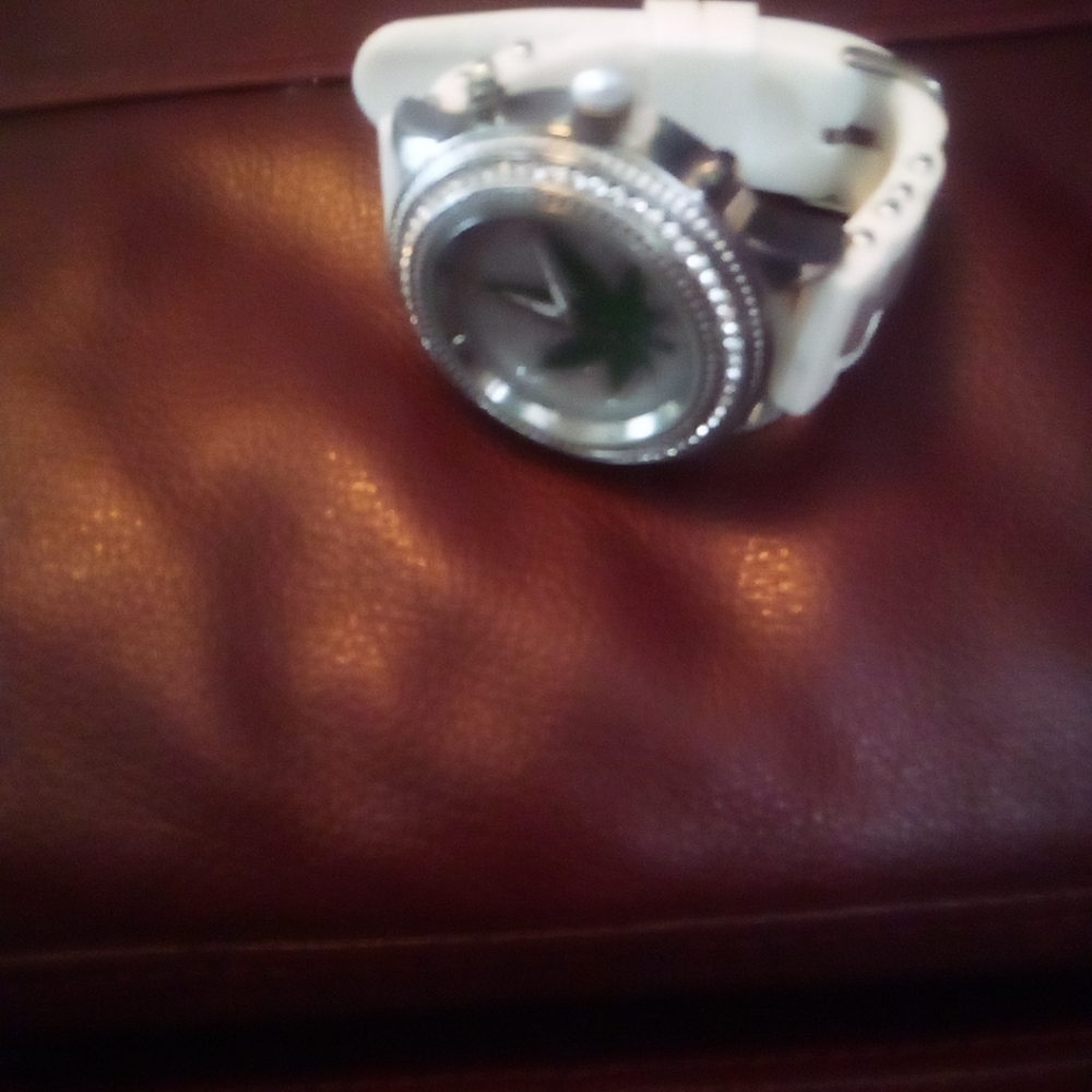 Watches For Sale (please specify which one) - Picture 5 of 10
